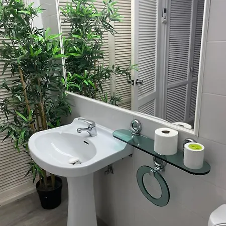 Sea View 2-bedroom Colony Club アパート