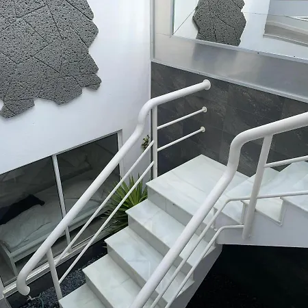 Sea View 2-bedroom Colony Club Apartman