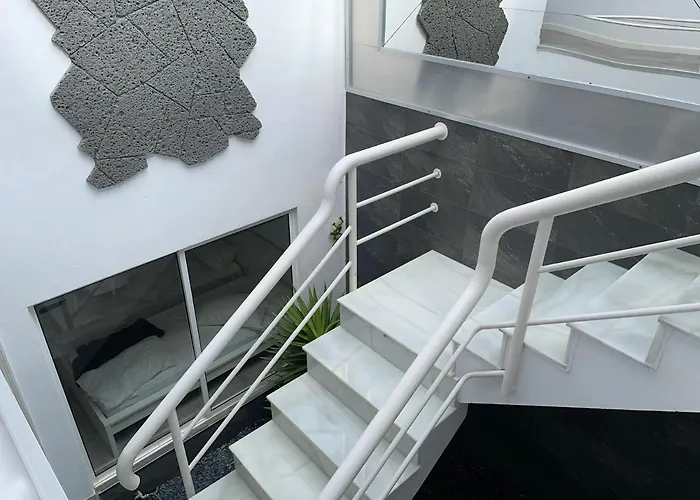 Sea View 2-bedroom Colony Club Apartman