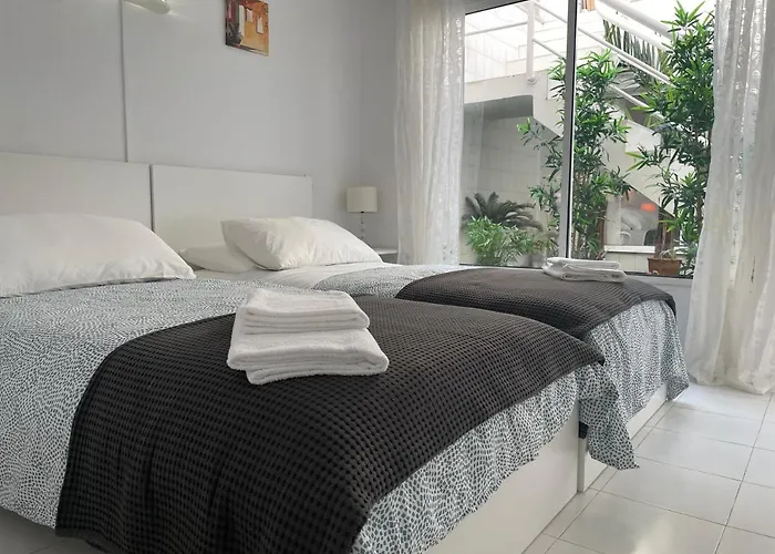 Sea View 2-bedroom Colony Club *